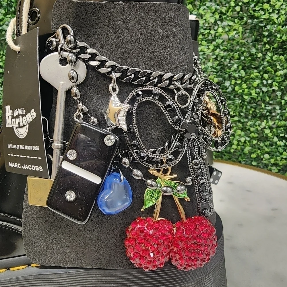 SOLD 😪DR. MARTENS X MARC JACOBS CHARM JADON BOOT - Picture 11 of 15